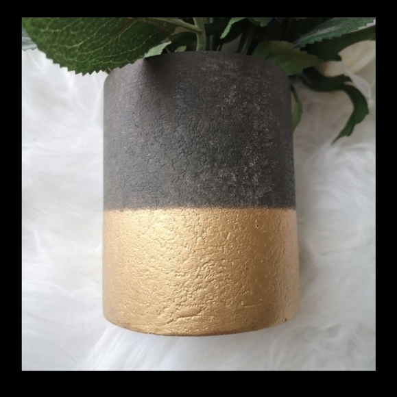 x2 Potted Faux Roses - Picture 5 of 7